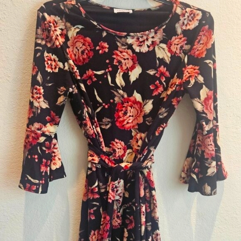 Boho Romantic Spring Dark floral dress XL,stretchy, belle sleeves, belted waist